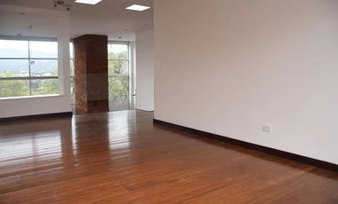 ✨ Exclusivo Dúplex de 203 m² con Vista al Valle en Cumbayá