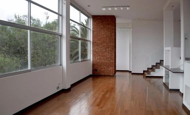 ✨ Exclusivo Dúplex de 203 m² con Vista al Valle en Cumbayá