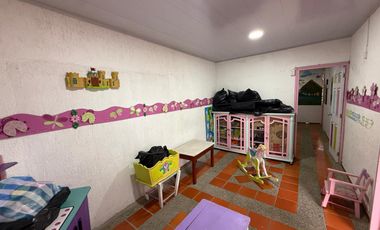 CASA DE DOS NIVELES ARRIENDO Barrio quirinal