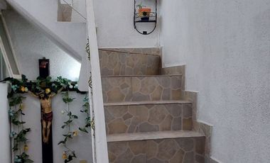 VENDO CASA DE 4 RECAMARAS