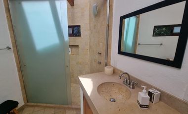 CASA FUNCIONAL Y PRÁCTICA EN VENTA, CENTRO DE AVANDARO