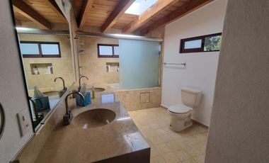 CASA FUNCIONAL Y PRÁCTICA EN VENTA, CENTRO DE AVANDARO