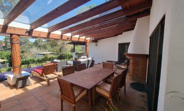 CASA FUNCIONAL Y PRÁCTICA EN VENTA, CENTRO DE AVANDARO