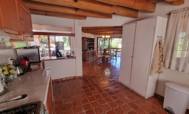 CASA FUNCIONAL Y PRÁCTICA EN VENTA, CENTRO DE AVANDARO