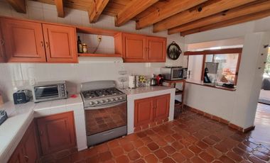 CASA FUNCIONAL Y PRÁCTICA EN VENTA, CENTRO DE AVANDARO