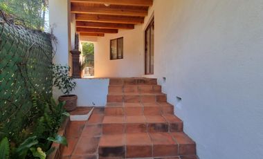 CASA FUNCIONAL Y PRÁCTICA EN VENTA, CENTRO DE AVANDARO