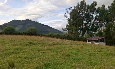Venta Terreno campestre, ubicación a 10' de Cayambe, Ecuador