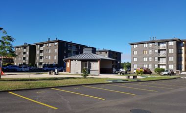 Lindo departamento de 2 dormitorios en Condominio con estacionamiento y bajos gastos comunes