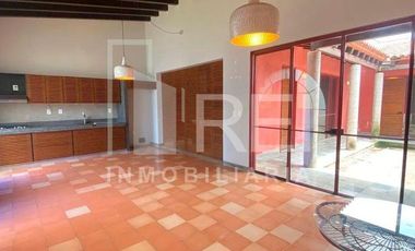 CASA EN RENTA CONDOMINIO NUEVO CHAPALA