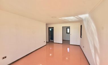 Se arrienda casa nueva camino a Sagrada Familia, 3 piezas 4 baños, Curicó