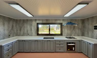 Se arrienda casa nueva camino a Sagrada Familia, 3 piezas 4 baños, Curicó