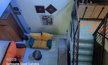 Rumah 2 lantai  1.2 M di pondok Melati LT 130 LB 108 semi furnished dekat tol jatiwarna