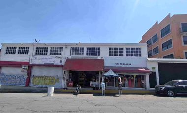 VENDO PROPIEDAD PARA INVERCIONISTA CON TRES DEPARTAMENTOS Y CUATRO LOCALES COMECIALES