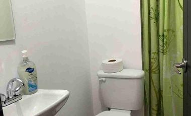 VENDO PROPIEDAD PARA INVERCIONISTA CON TRES DEPARTAMENTOS Y CUATRO LOCALES COMECIALES