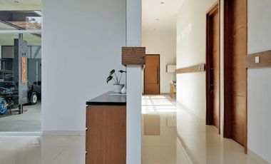 RUMAH MEWAH FULL FURNISHED STRATEGIS DEKAT TOL, RUMAH SAKIT, SEKOLAH DI CIBOLERANG BANDUNG