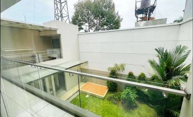 RUMAH MEWAH CLUSTER EKSLUSIF LINGKUNGAN ASRI NYAMAN DI TAMAN KOPO INDAH 3 TKI3 BANDUNG