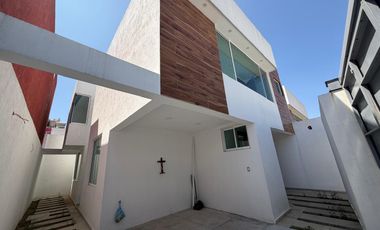 EXCELENTE VIVIENDA RESIDENCIAL ACUITLAPILCO, TLAXCALA