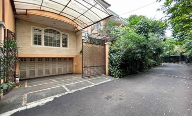 RUMAH DIJUAL DI KUNINGAN SETIABUDI DALAM CLUSTER FASILITAS PRIVATE POOL