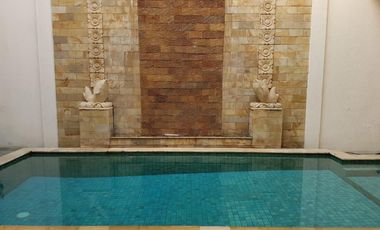 RUMAH DIJUAL DI KUNINGAN SETIABUDI DALAM CLUSTER FASILITAS PRIVATE POOL