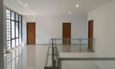 RUMAH BARU MEWAH LINGKUNGAN ASRI NYAMAN SIAP HUNI DI CIPAGANTI BANDUNG