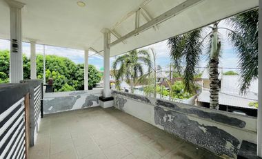 Rumah halaman luas di Ampenan