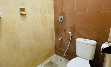 Rumah halaman luas di Ampenan