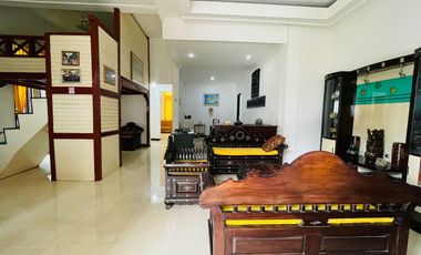 Rumah halaman luas di Ampenan