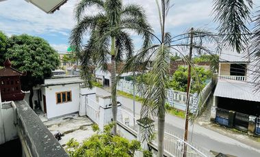 Rumah halaman luas di Ampenan