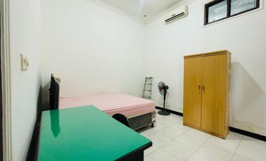 Rumah halaman luas di Ampenan