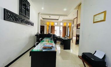 Rumah halaman luas di Ampenan