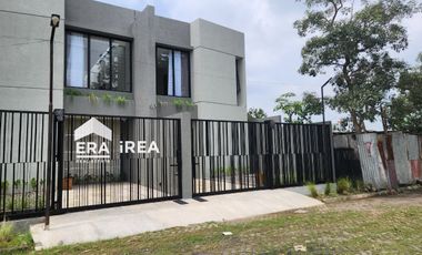 RUMAH BARU DIJUAL ATAU DISEWAKAN DI SOLO BARU DENGAN THE PARK MALL DAN PAKUWON MALL