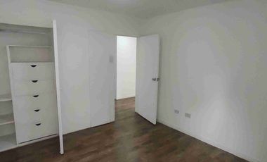 Se renta amplio y cómodo departamento de 3 habitaciones, zona Norte de Quito