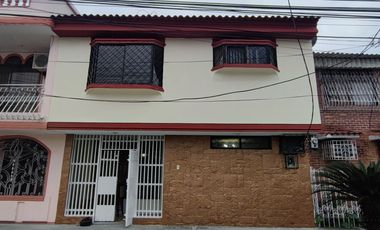 Casa renovada en venta, Los Esteros