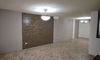 Casa renovada en venta, Los Esteros
