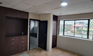 Casa renovada en venta, Los Esteros