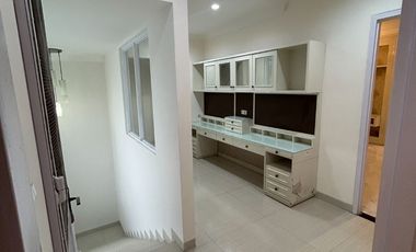 Rumah Mewah 2 Lantai, Siap Huni, 4 Kamar Tidur, di perumahan elit Makassar