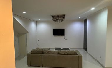 Rumah Mewah 2 Lantai, Siap Huni, 4 Kamar Tidur, di perumahan elit Makassar