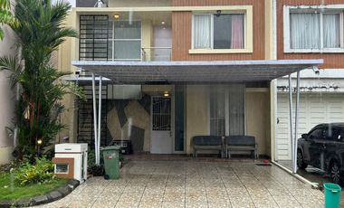 Rumah Mewah 2 Lantai, Siap Huni, 4 Kamar Tidur, di perumahan elit Makassar