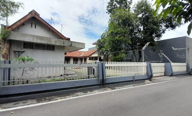 DIJUAL RUMAH DI NUSUKAN SURAKARTA