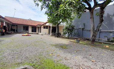 DIJUAL RUMAH DI NUSUKAN SURAKARTA