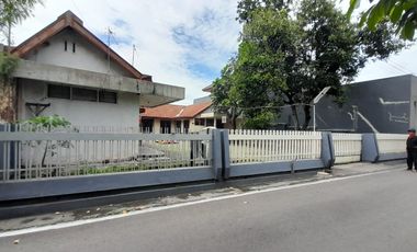 DIJUAL RUMAH DI NUSUKAN SURAKARTA