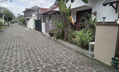 RUMAH STRATEGIS MURAH DI DEKAT ALUN - ALUN SELATAN MERGANGSAN KOTA YOGYAKARTA