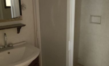 LOCAL COMERCIAL EN RENTA DE 100M2 EN EL CENTRO DE LA CIUDAD DE QRO