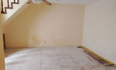 LOCAL COMERCIAL EN RENTA DE 100M2 EN EL CENTRO DE LA CIUDAD DE QRO