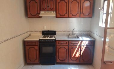 LOCAL COMERCIAL EN RENTA DE 100M2 EN EL CENTRO DE LA CIUDAD DE QRO