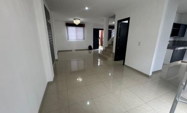 URBANIZACION NAPOLI VIA SALITRE ALQUILO PRECIOSA VILLA DOS PLANTAS, TRES DORMITORIOS,  ACABADOS MODERNOS.