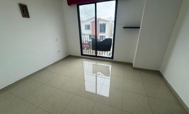 URBANIZACION NAPOLI VIA SALITRE ALQUILO PRECIOSA VILLA DOS PLANTAS, TRES DORMITORIOS,  ACABADOS MODERNOS.