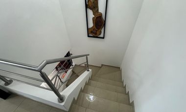 URBANIZACION NAPOLI VIA SALITRE ALQUILO PRECIOSA VILLA DOS PLANTAS, TRES DORMITORIOS,  ACABADOS MODERNOS.