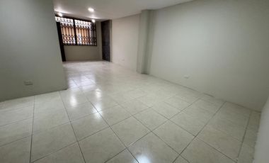 URBANIZACION NAPOLI VIA SALITRE ALQUILO PRECIOSA VILLA DOS PLANTAS, TRES DORMITORIOS,  ACABADOS MODERNOS.