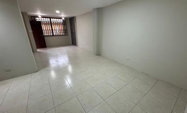 URBANIZACION NAPOLI VIA SALITRE ALQUILO PRECIOSA VILLA DOS PLANTAS, TRES DORMITORIOS,  ACABADOS MODERNOS.